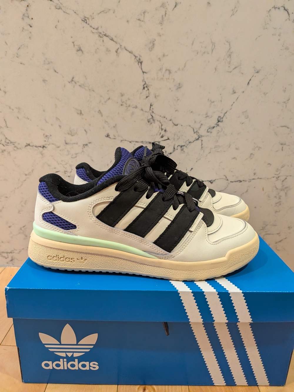 adidas Women’s Forum2000